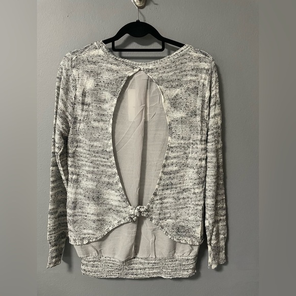 NWT Miracle Lightweight Gray Knit Sweater Semi Sheer Back Insert with Tie. S/M - Picture 3 of 9